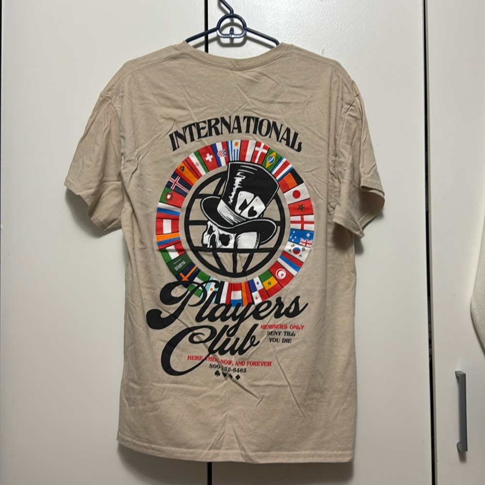Selling clothes new condition 
Brand - Fashion Nova Men 
Size - Large